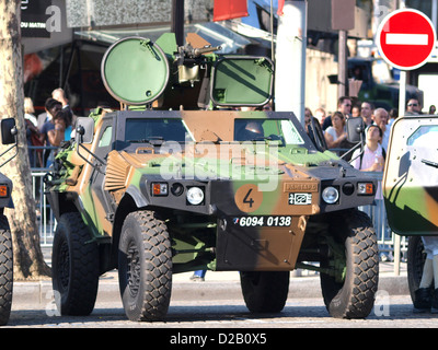 Panhard VBL französische militärische parade Champs Elysees Stockfoto