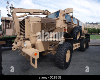 Büffel MRAP (mir beständig Hinterhalt geschützt Vehicle) Militärparade Champs Elysees Stockfoto