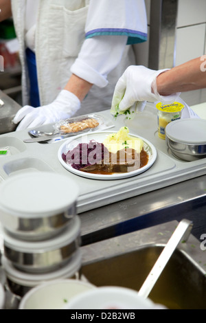 Essen, Deutschland, Zubereitung von Speisen in einem Staphylokokken im Krankenhaus Stockfoto