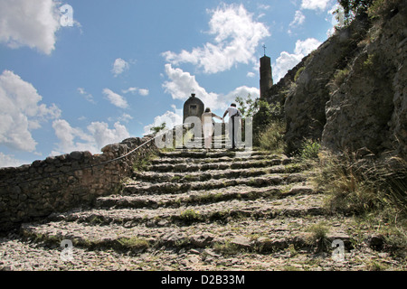 Stationen des Kreuzweges in Moustiers-Sainte-Marie in Haute-Provence, Frankreich Stockfoto