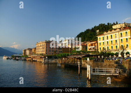 Hotel Metropole, Küste, See, Wasser, Nacht, Dämmerung, Sonnenuntergang, Bellagio, Comer See, Lombardei, Italien, Europa Stockfoto