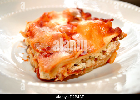 Serviert Lasagne Stockfoto