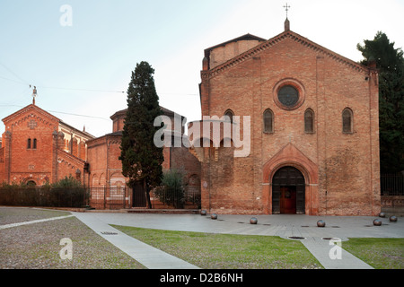 Vorderansicht des religiösen Komplex Santo Stefano Abbey in Bologna, Italien Stockfoto