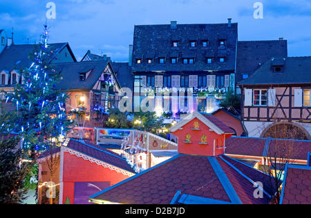 Colmar, Frankreich, Weihnachtsmarkt in der Stadt von Klein-Venedig Stockfoto