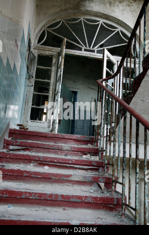 Beelitz Heilstaetten, Deutschland, eine Treppe in das ehemalige Sanatorium Beelitz Heilstaetten Stockfoto