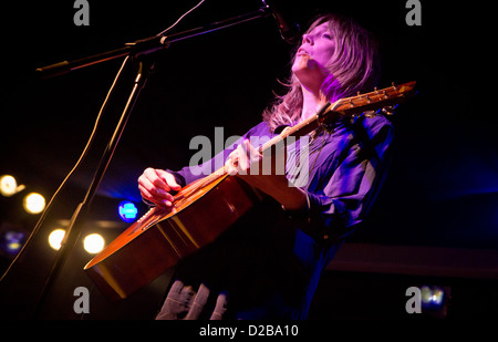 23. November 2012 führt - Mailand, Italien - die Songwriterin Beth Orton im Music Club Salumeria Della Musica Stockfoto