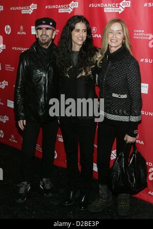 Ringo Starr, Francesca Gregorini, Barbara Bach im Ankunftsbereich für EMANUEL und die Wahrheit über Fische Premiere 2013 Sundance Film Festival, Library Center Theatre, Park City, UT, USA. 18. Januar 2013. Foto von: James Atoa/Everett Collection/Alamy live-Nachrichten. Stockfoto