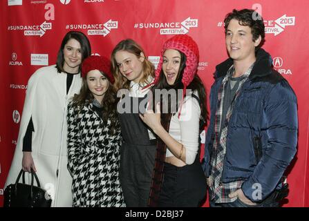 Mary Elizabeth Winstead, Kaitlyn Dever, Brie Larson, Shailene Woodley, Miles Teller im Ankunftsbereich für die spektakuläre jetzt Premiere 2013 Sundance Film Festival, Library Center Theatre, Park City, UT 18. Januar 2013. Foto von: James Atoa/Everett Collection Stockfoto