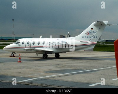 Der Beechjet 400A D-CEIS ist ein leichter Unternehmensjet, der für die Privat- und Geschäftsreiseflüge eingesetzt wird. Sie verkehrt vom Brüsseler Nationalflughafen und bietet eine reibungslose und effiziente Transportlösung für kurz- bis Mittelstreckenflüge. Stockfoto