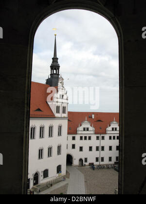 (Dpa Datei) Ein Datei-Bild vom 14. Juni 2010 zeigt ein Tor im Schloss Hartenfels in Torgau, Deutschland. Foto: Franz-Peter Tschauner Stockfoto