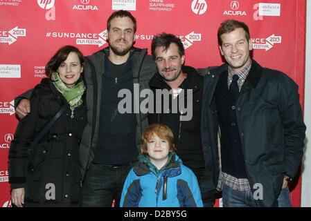 Linda Moran, Jim Mickle, Nicholas Shumaker, Jack Turner, Jack Gore im Ankunftsbereich für wir sind was wir sind Premiere im 2013 Sundance Film Festival, Library Center Theatre, Park City, UT 18. Januar 2013. Foto von: James Atoa/Everett Collection Stockfoto