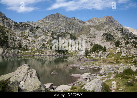 Estany de Les Obagues de Ratera entlang der GR 11, Aigüestortes i Estany de Sant Maurici National Park Stockfoto