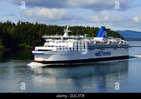 "Spirit of Vancouver Island" BC ferry Segeln zwischen Vancouver Island und dem Festland, Pender Island vorbei. Stockfoto