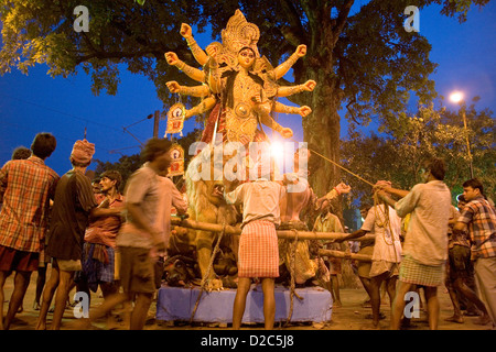 Idol der Göttin Durga, Durga Pooja Dassera Vijayadasami Festival, Calcutta Kolkata, Westbengalen, Indien Stockfoto