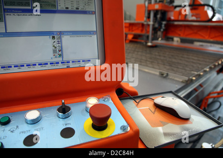 Posen, Polen, das CNC-Bearbeitungszentrum Tekna TK 429 Stockfoto