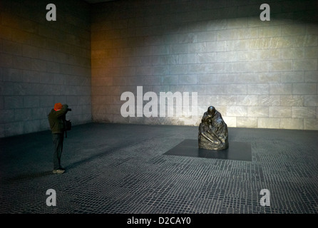 Berlin, Deutschland, Pietà von Käthe Kollwitz in der neuen Wache Stockfoto