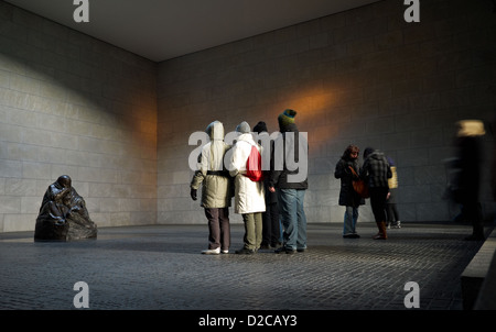 Berlin, Deutschland, Pietà von Käthe Kollwitz in der neuen Wache Stockfoto