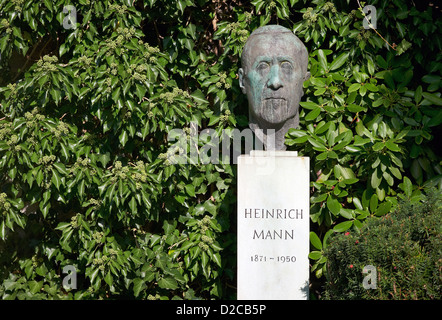 Berlin, Deutschland, am Grab von Heinrich Mann Dorotheenstaedtischen Friedhof Stockfoto