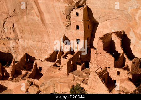 Square Tower House, Klippe Wohnung der präkolumbianischen Anasazi-Indianer und UNESCO-Weltkulturerbe, Mesa Verde Nationalpark Stockfoto