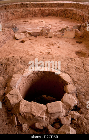 Ruinen von Kiva, Raum für religiöse Rituale der präkolumbianischen Anasazi-Indianer, Mesa Verde National Park in Colorado verwendet, Stockfoto