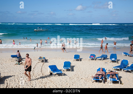 Amerika, Karibik, Hispaniola Insel, Dominikanische Republik, Punta Cana, Hotel Barcelo Punta Cana, Strand Stockfoto