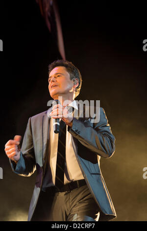 Donny Osmond live im Konzert in der O2 Arena, London zu Beginn seiner UK-Tour mit seiner Schwester Marie, hier nicht dargestellt. Stockfoto