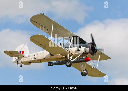 Fairey Schwertfisch-Doppeldecker fliegen vorbei. Stockfoto