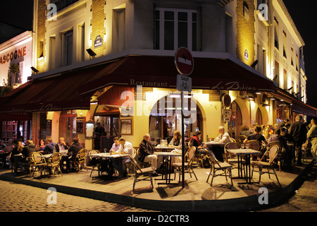 Restaurant La Bohème in Montmartre in der Nacht Stockfoto