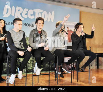 Niall Horan, Liam Payne, Louis Tomlinson, Harry Styles, 18. Januar 2013: Louis Tomlinson, Niall Horan, Harry Styles, Liam Payne, eine Richtung, 18. Januar 2013, Tokio, Japan: Louis Tomlinson, Niall Horan, Liam Payne (L-R) und Harry Styles von One Direction eine Pressekonferenz in Tokio, Japan, am 18. Januar 2013 teilnehmen. (Foto: Aflo) Stockfoto