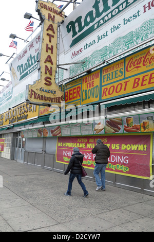 Nathans Restaurant in Coney Island in Brooklyn am 1.Jänner, 2013. Stockfoto