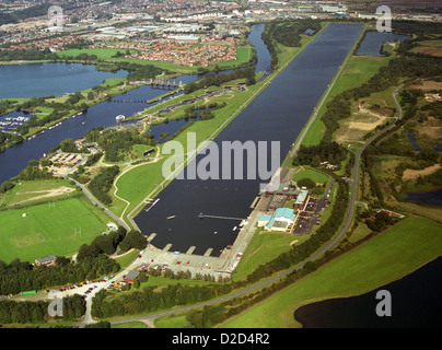 Luftaufnahme des nationalen Wassersportzentrum Holme Pierrepont, Nottingham, 2000m Regatta See. Stockfoto