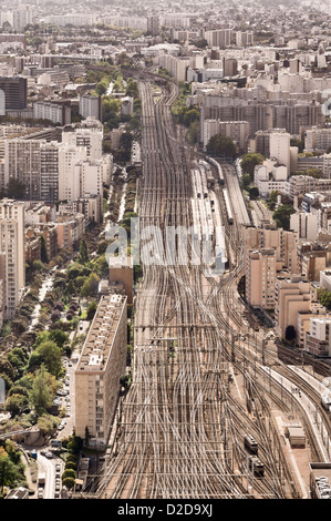 Französische Eisenbahnen - die Annäherung an Paris Gare Montparnasse (Bahnhof) Stockfoto