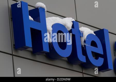 21. Januar 2013. Heathrow-London, UK. Eine Unwetterwarnung erteilt wurde, als das kalte Wetter und eisigen Bedingungen weiter nach starkem Schneefall in London und anderen Teilen des Vereinigten Königreichs Stockfoto