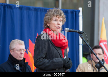 London, UK. 21. Januar 2013. Kate Hoey Arbeits-Wartungstafel für Vauxhall Adressen London Feuerwehrleute Masse Lobby des London Feuer und Emergency Planning Authority (LFEPA) treffen, protestieren will 12 Feuerwachen schließen entfernen 18 Feuerwehrfahrzeuge und Schrägstrich 520 Feuerwehrmann Beiträge. Die Lobby wurde von der Region London Fire Brigades Union genannt. Stockfoto