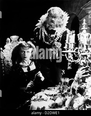 LA BELLE ET LA BETTE (1946) La Belle et la Bête JOSETTE DAY, Jean Marais, Jean Cocteau (DIR) BLBT 004 MOVIESTORE COLLECTION LTD. Stockfoto