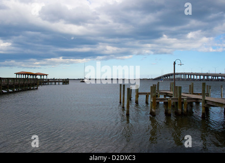 Eau Gallie Causeway über den Indian River Lagune an Melbourne Florida auf den Intracoastal Waterway in Brevard County Stockfoto