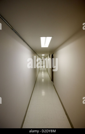 lange schmale dünne Bau Korridor Kanada Stockfoto