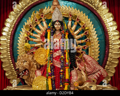 Göttin Durga, ein im Display während der Durga Puja in Kolkata, Indien Stockfoto