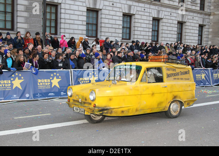 Nur Dummköpfe und Pferde van am 2013 New Years Day Parade in London Stockfoto