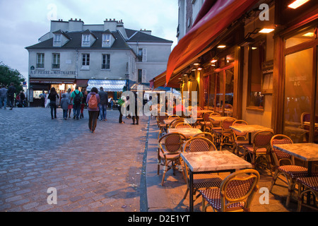 Restaurant La Bohème in Montmartre am Abend Stockfoto