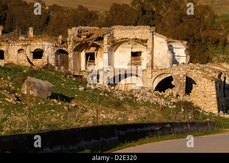 Verlassene Gebäude, Teil eines ehemaligen Schwefel mine, Provinz Enna, Sizilien, Italien Stockfoto