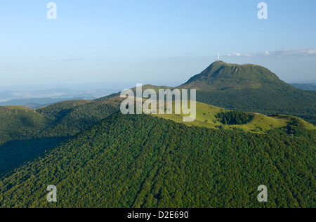 SCHLACKEN KEGEL KRATER PUY DE DOME CHAINE DES DURCHREISE NATURPARK VULKANE AUVERGNE MASSIV ZENTRALFRANKREICH Stockfoto