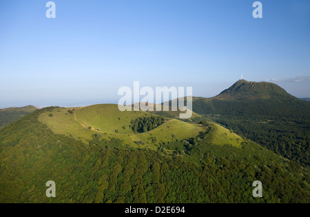 SCHLACKEN KEGEL KRATER PUY DE DOME CHAINE DES DURCHREISE NATURPARK VULKANE AUVERGNE MASSIV ZENTRALFRANKREICH Stockfoto