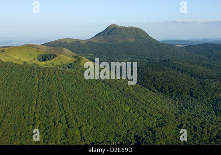 SCHLACKEN KEGEL KRATER PUY DE DOME CHAINE DES DURCHREISE NATURPARK VULKANE AUVERGNE MASSIV ZENTRALFRANKREICH Stockfoto