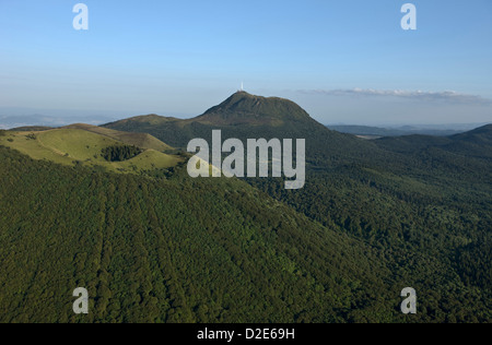 SCHLACKEN KEGEL KRATER PUY DE DOME CHAINE DES DURCHREISE NATURPARK VULKANE AUVERGNE MASSIV ZENTRALFRANKREICH Stockfoto