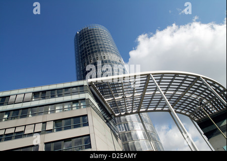 Essen, Deutschland, den RWE-Turm am Opernplatz Stockfoto