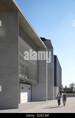 Loughborough Designschule, Loughborough, Großbritannien. Architekt: Burwell Deakins Architekten, 2011. Perspektive zeigt concr Stockfoto