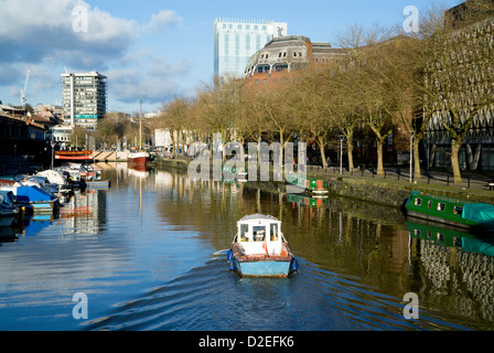 Bristol Hafen Hafen Master Boot schmale Kai schweben Stockfoto