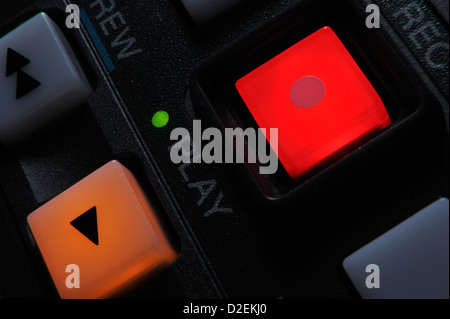 Makroaufnahme der Orange Farbe rot 'Record' Tasten und "Play". Stockfoto