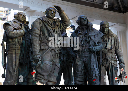 Die RAF Bomber Command Memorial, am westlichen Ende des Parks erwartet wurde er von Ihrer Majestät Königin Elizabeth II. vorgestellt. Stockfoto